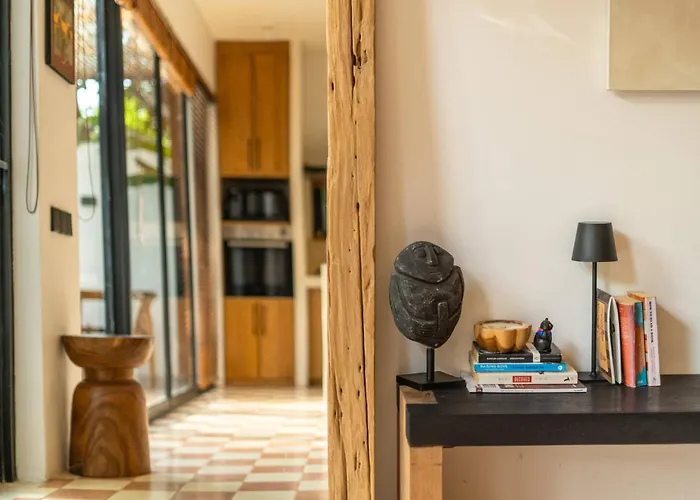 Villa Bingin Comfort 3br With Full Kitchen, Laundry And Cinema Uluwatu