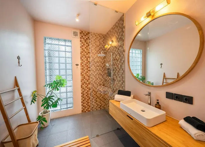 Villa Bingin Comfort 3br With Full Kitchen, Laundry And Cinema